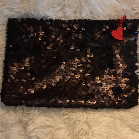 Betty Boop Sequin makeup bag NWOT - Picture 2 of 4